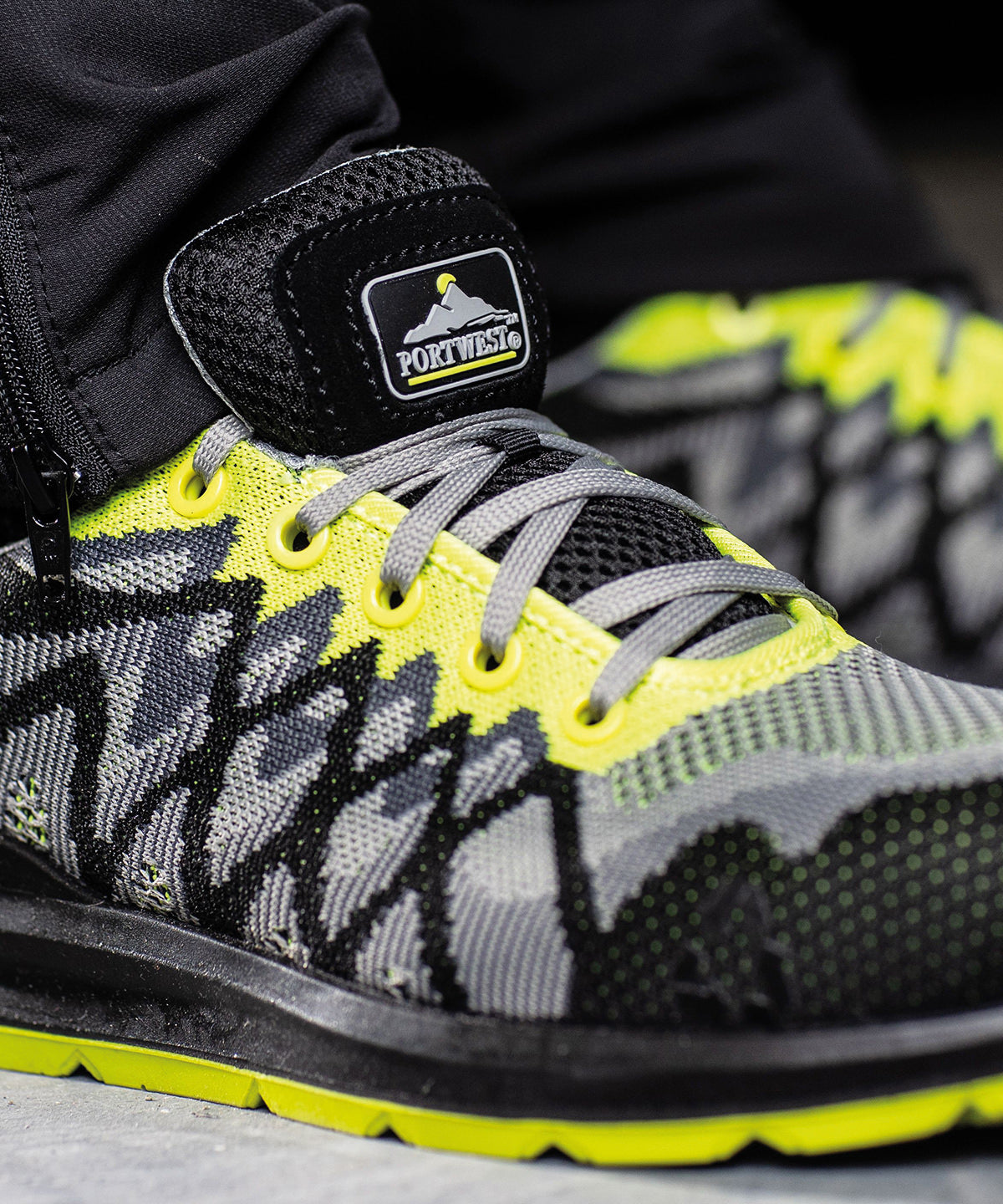 Portwest Portwest Composite lite ECO safety trainers (FC08) Black/Yellow