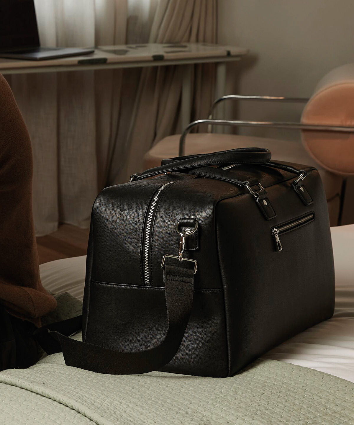 Quadra Tailored luxe PU weekender Black