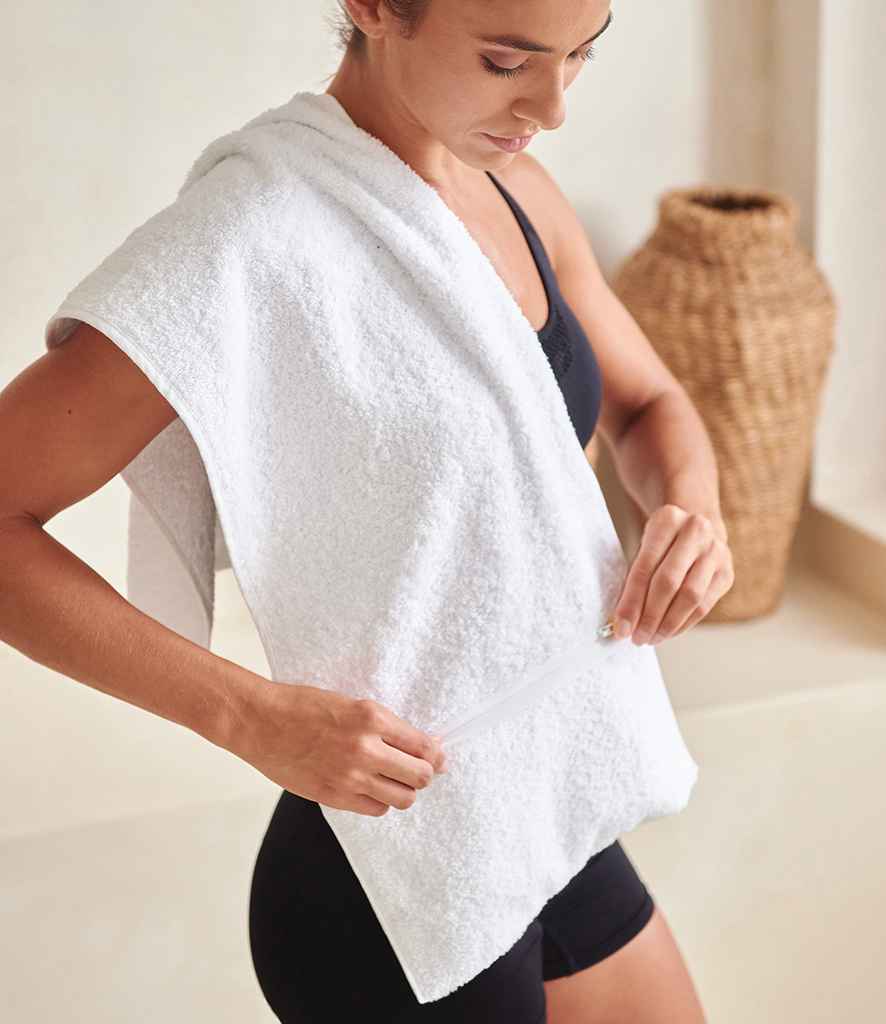 Towel City Luxury Pocket Gym Towel - model image