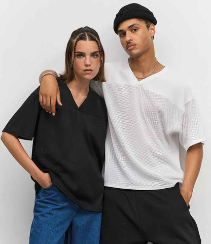 SOL'S Unisex Nino V Neck T-Shirt - model image