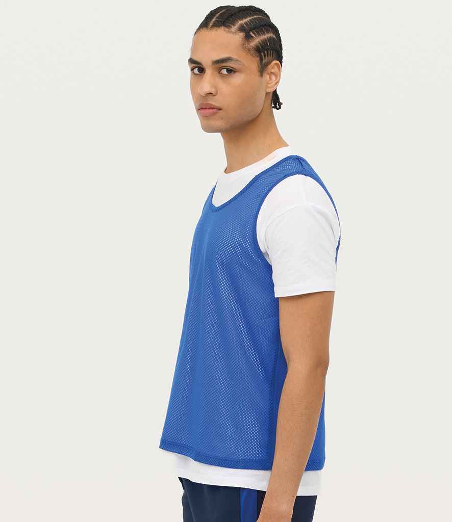 SOL'S Anfield Bib - model image