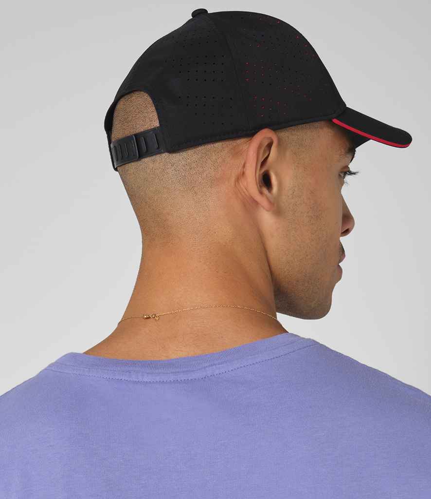 Beechfield Accelerate Cap - model image