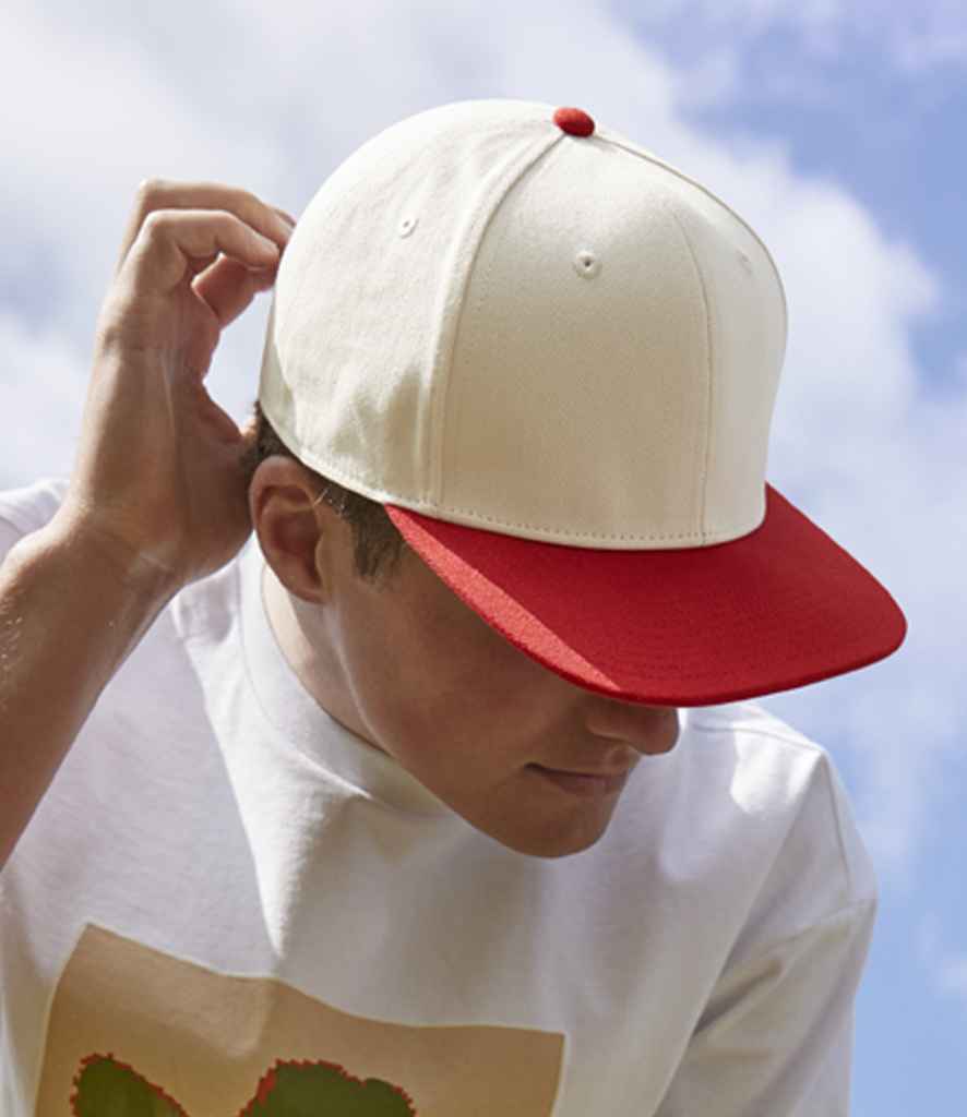 Beechfield Contrast Flat Peak 6 Panel Cap - model image