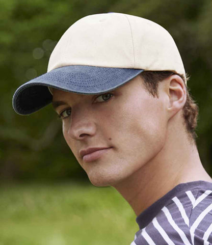 Beechfield Contrast Peak Low Profile Vintage Cap - model image