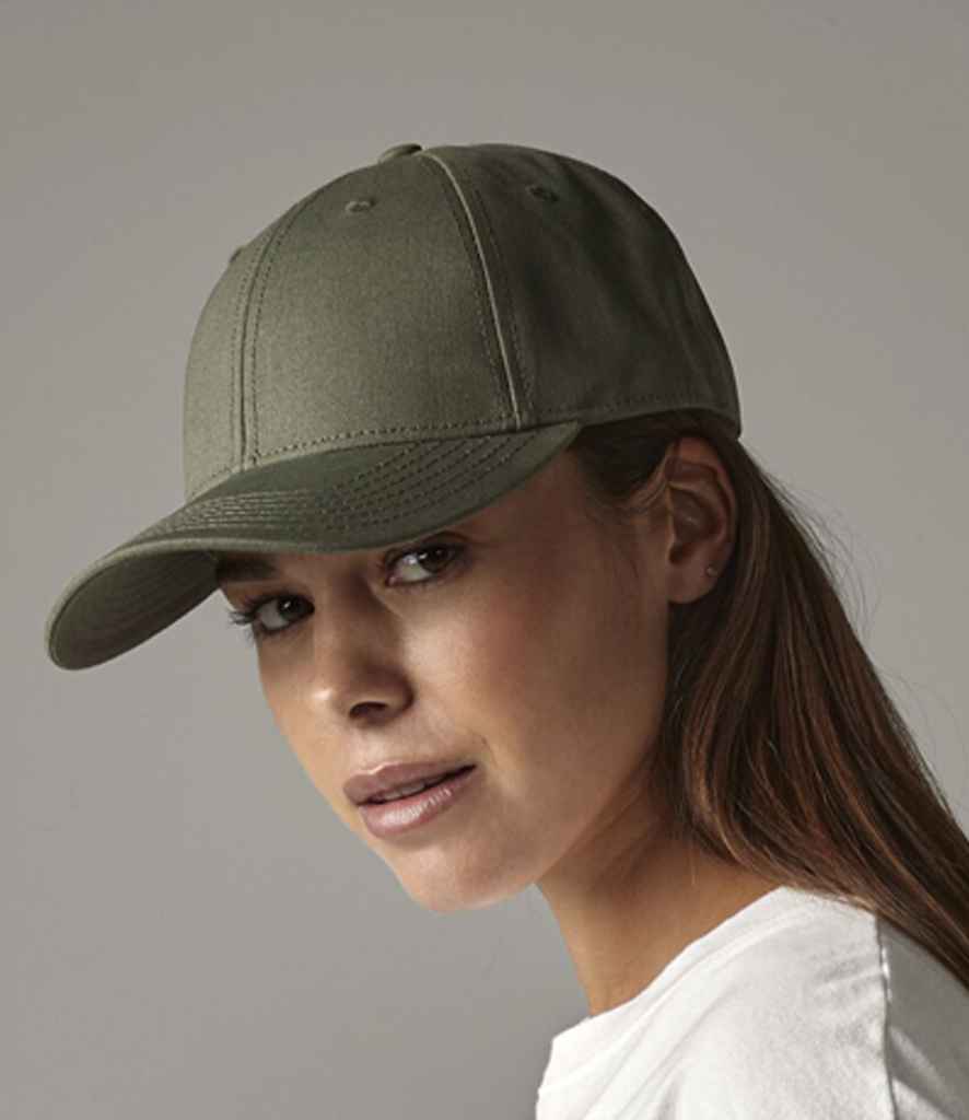 Beechfield EarthAware® Organic Cotton Canvas 6 Panel Cap - model image