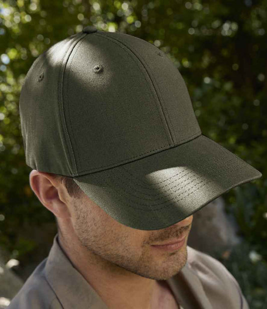 Beechfield EarthAware® Organic Cotton Stretch-Fit Cap - model image