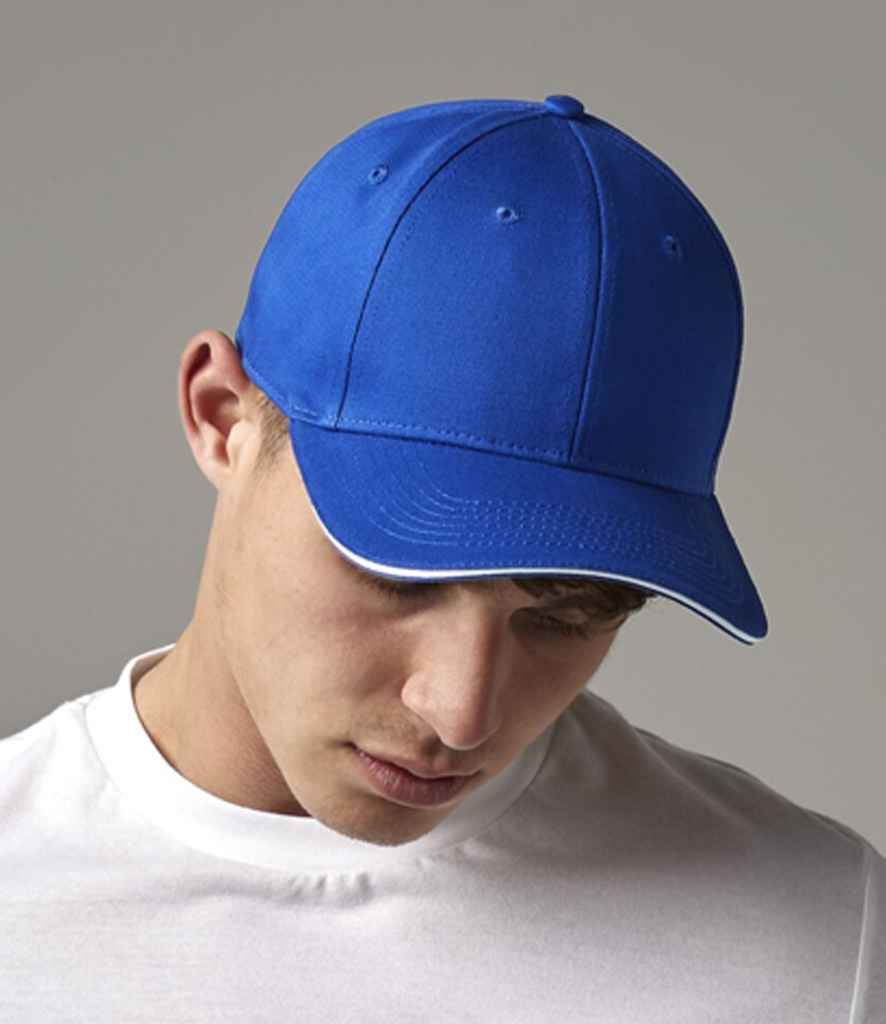 Beechfield EarthAware® Classic Organic Cotton 6 Panel Sandwich Peak Cap - model image