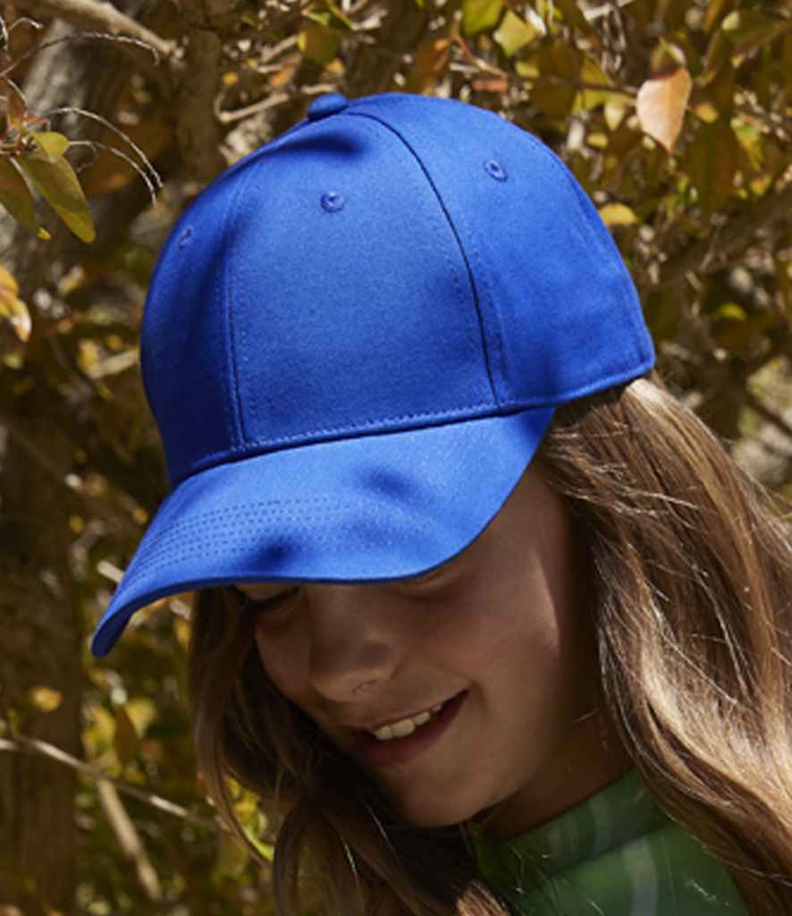 Beechfield EarthAware® Junior Classic Organic Cotton 6 Panel Cap - model image