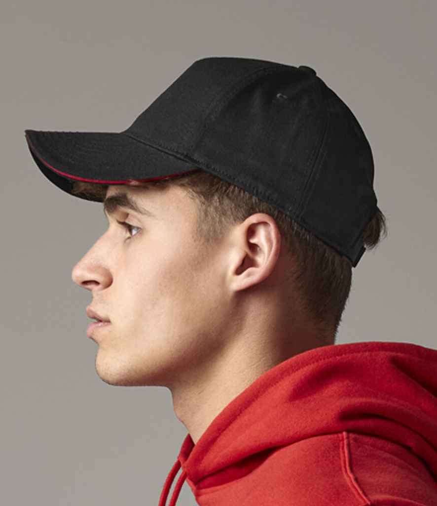 Beechfield EarthAware® Classic Organic Cotton 5 Panel Sandwich Peak Cap - model image