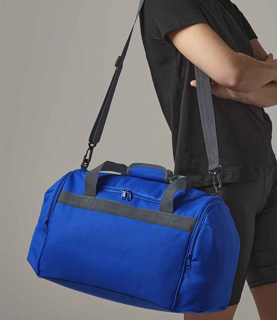 BagBase Freestyle Holdall - model image