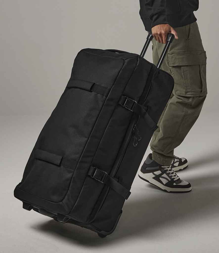 BagBase Escape Check-In Wheelie Bag - model image