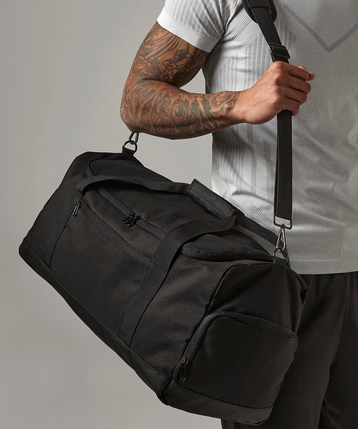 BagBase Medium training holdall Black