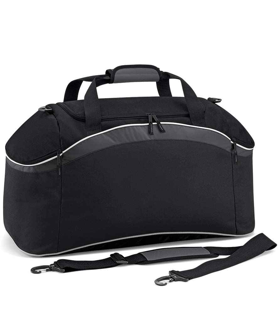 BagBase Teamwear Holdall in Black/Graphite Grey