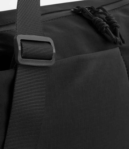 BagBase Minimal Lifestyle Tote Bag - model image