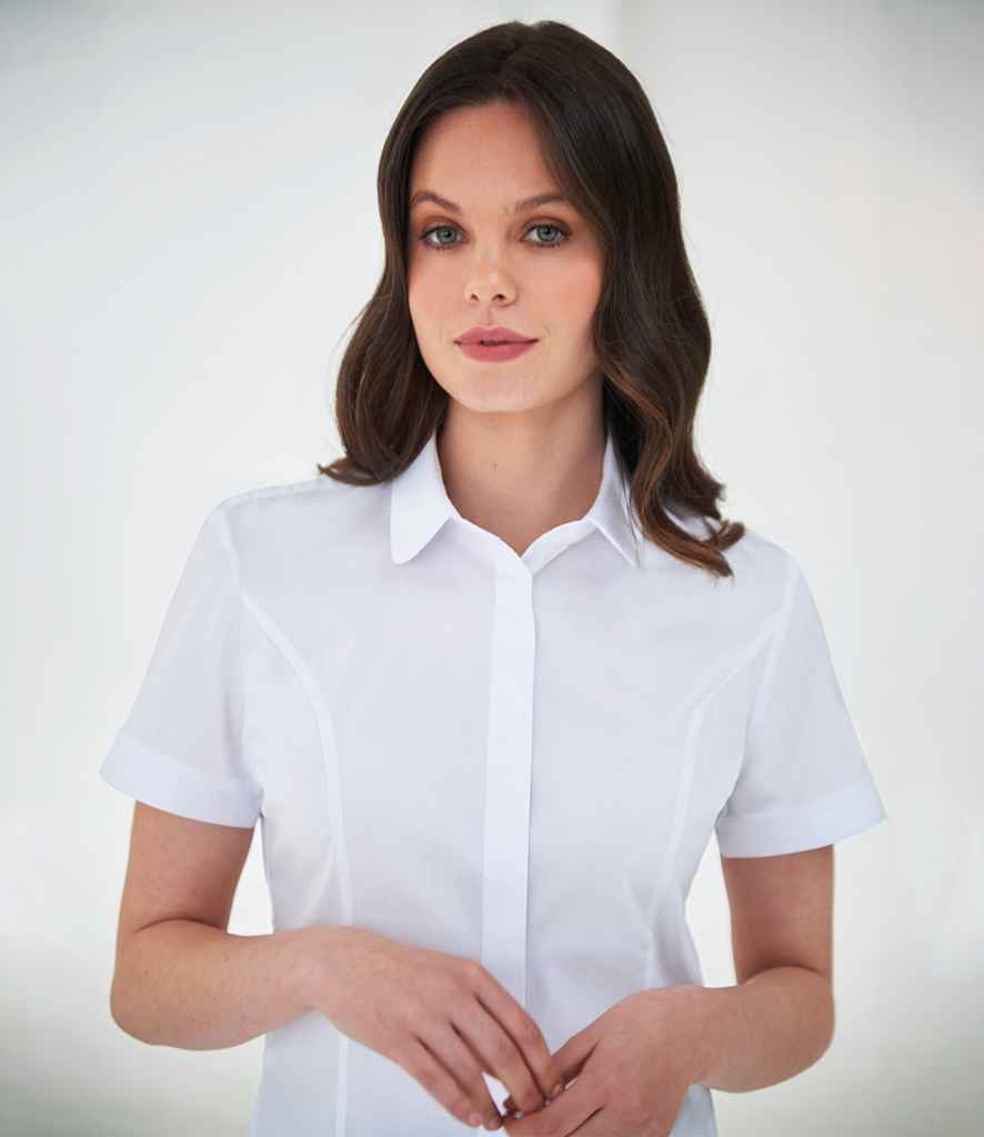 Brook Taverner Ladies Soave Short Sleeve Poplin Shirt - model image