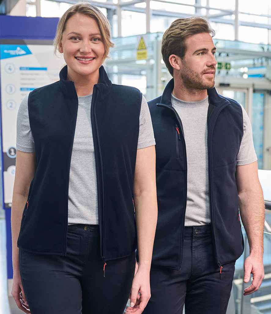 Brook Taverner Rochester Core Fleece Gilet - model image