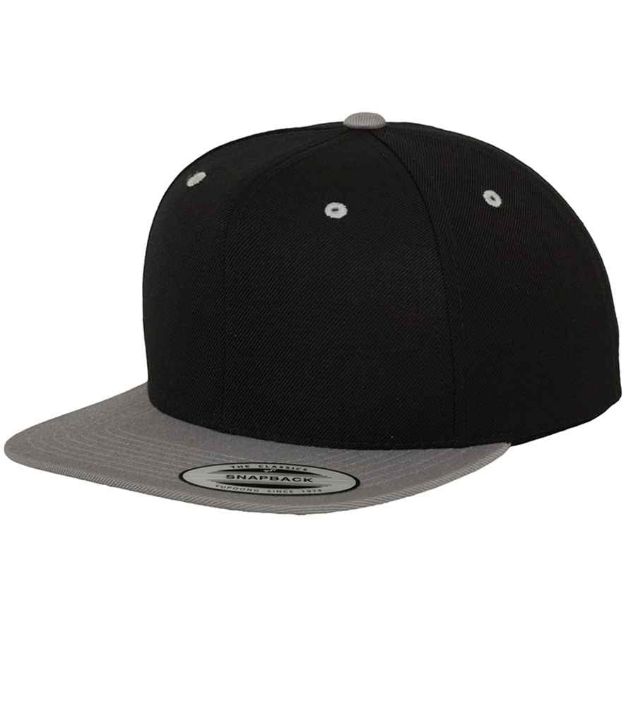Flexfit Two Tone Classic Snapback Cap in Black/Silver