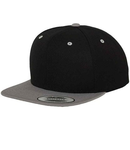 Flexfit Two Tone Classic Snapback Cap in Black/Silver