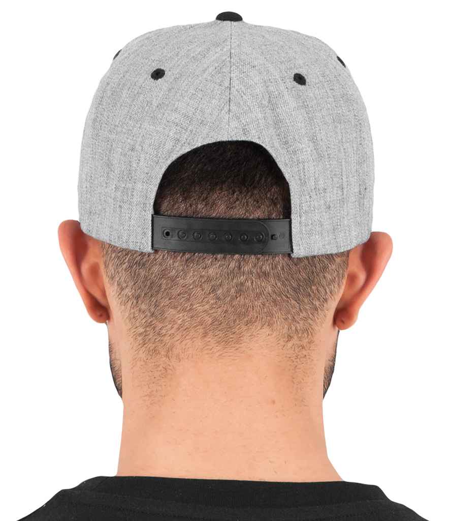 Flexfit Two Tone Classic Snapback Cap - model image