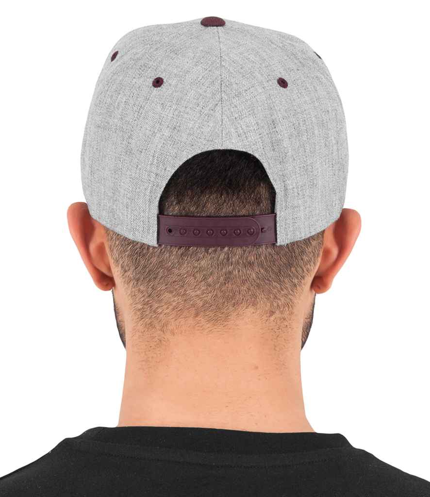 Flexfit Two Tone Classic Snapback Cap - model image