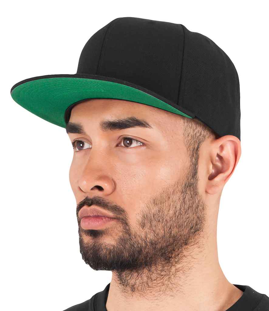 Flexfit Classic Snapback Cap - model image