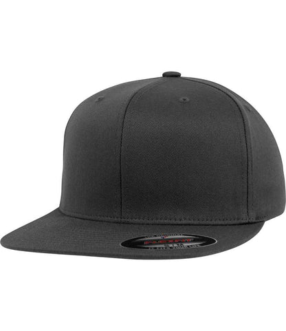 Flexfit Flat Visor Cap in Dark Grey