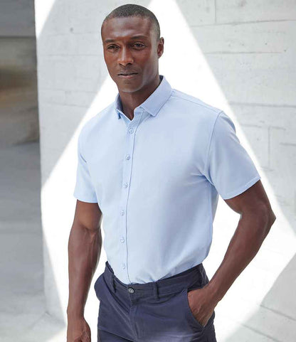 Henbury Short Sleeved Cotton Feel Coolplus® Shirt - model image