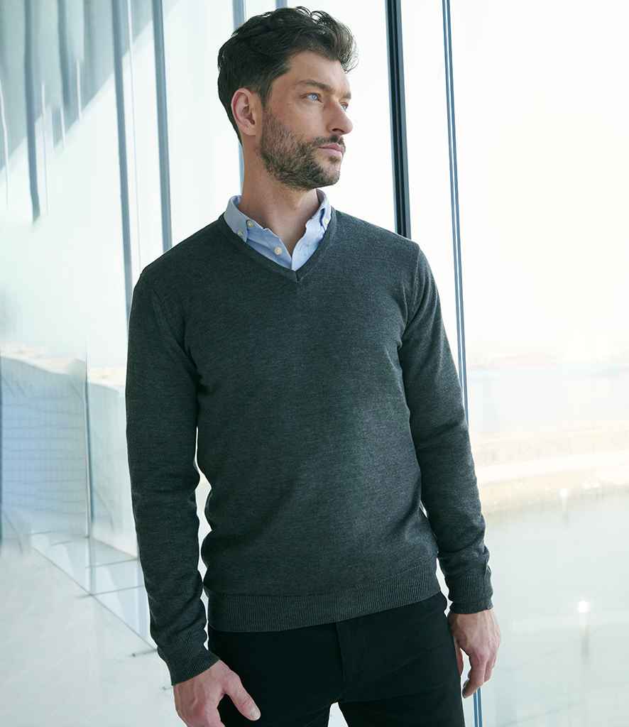 Henbury Lightweight Cotton Acrylic V Neck Sweater - model image