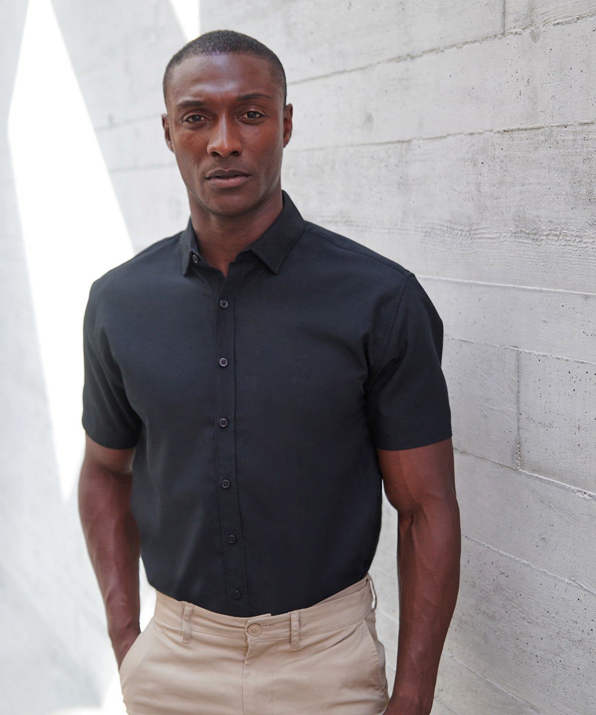 Henbury Short sleeve ‘cotton-feel’ Coolplus® shirt Black