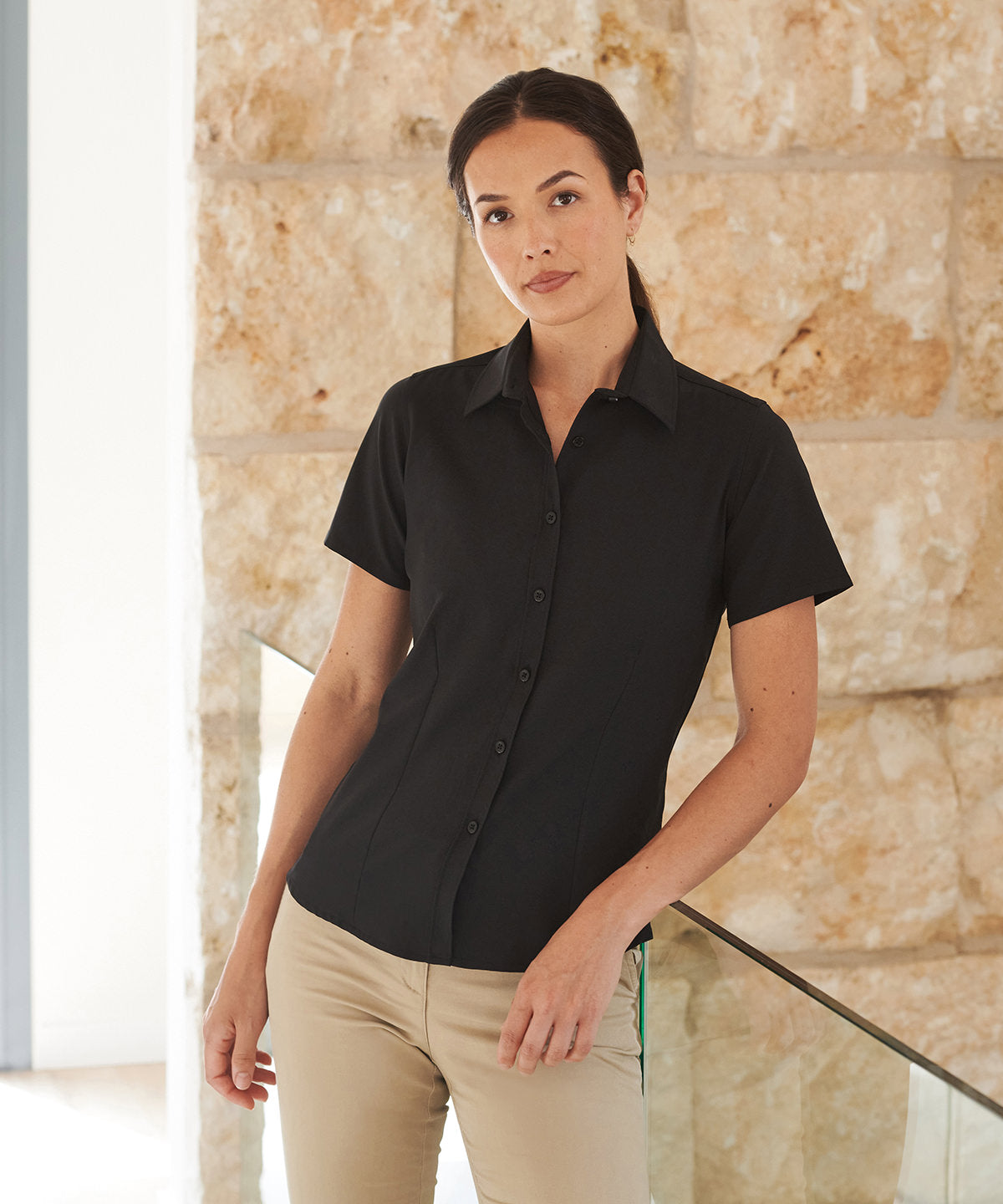 Henbury Women's wicking antibacterial short sleeve shirt Black