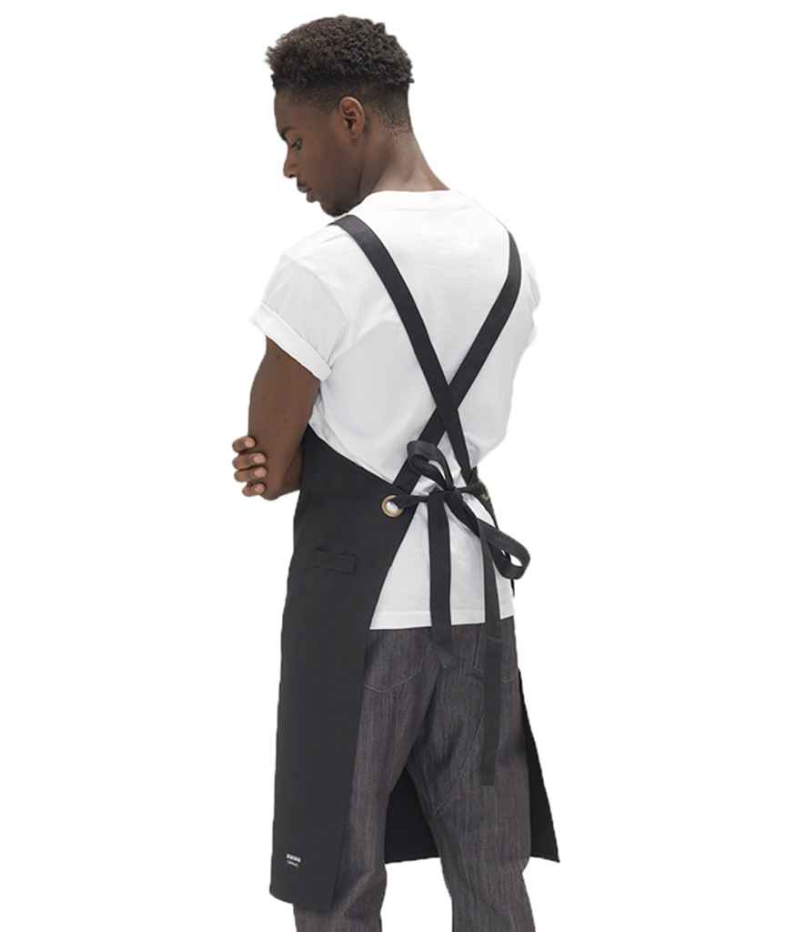 Le Chef Crossover Bib Apron - model image