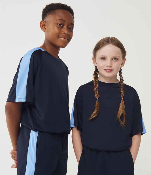 Finden + Hales Kids Team T-Shirt - model image