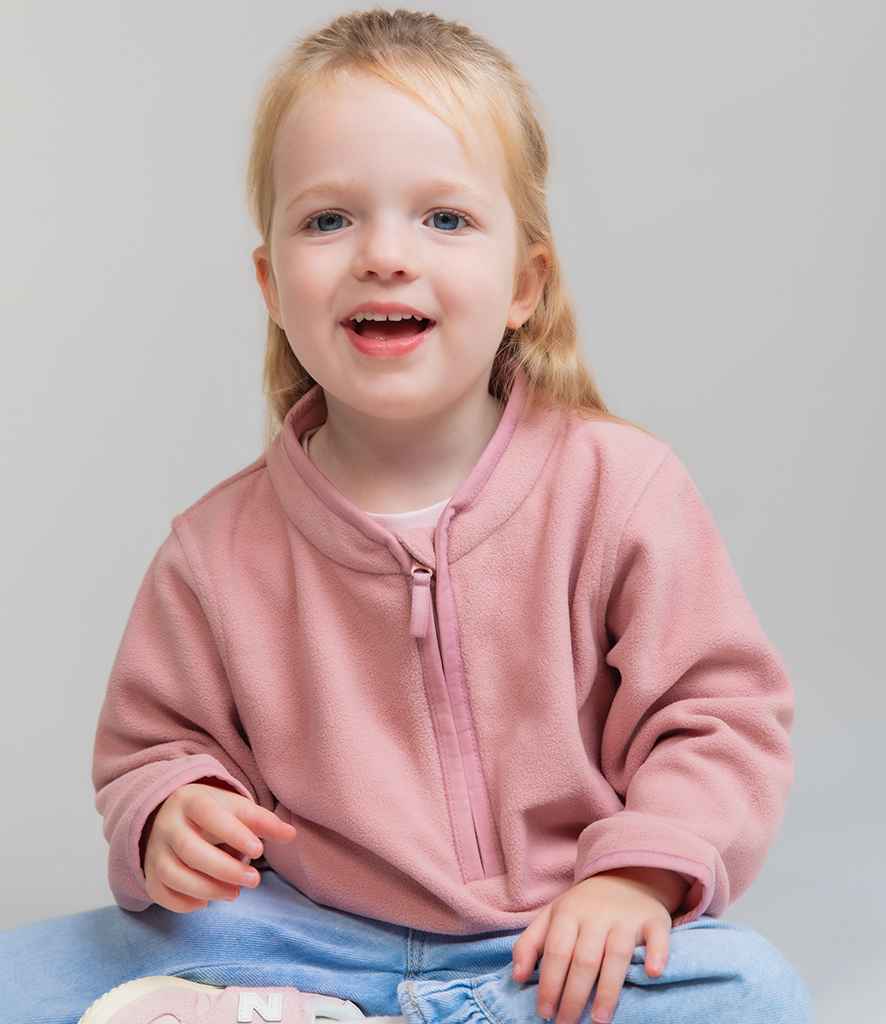 Larkwood Kids 1/2 Zip Lightweight Fleece - model image