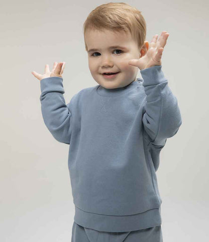 Larkwood Kids Sustainable Sweatshirt - model image