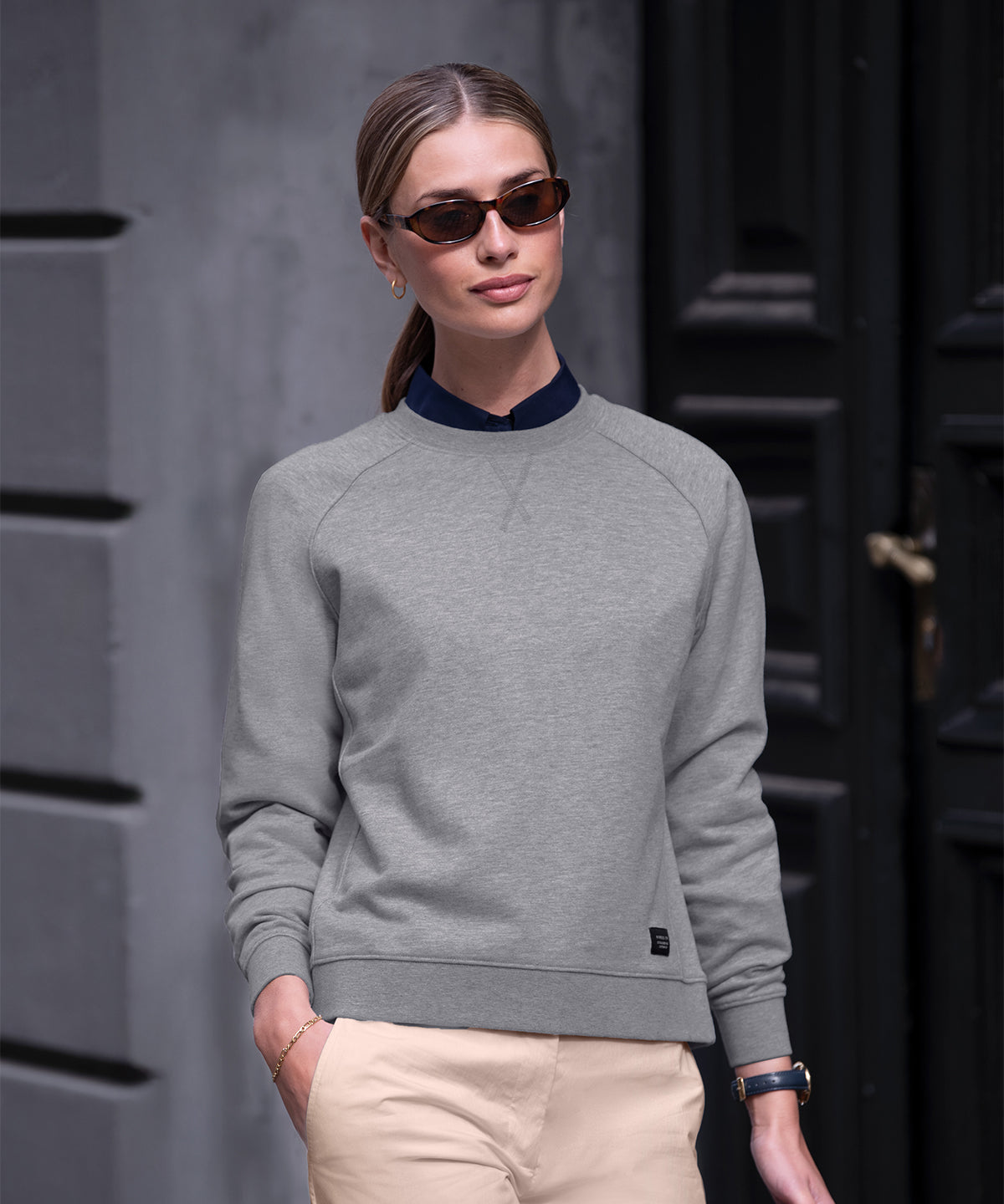 Nimbus Women’s Georgetown – timeless luxury crew neck Black