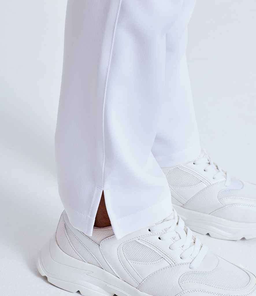 Onna by Premier Ladies Relentless Onna-Stretch Cargo Trousers - model image