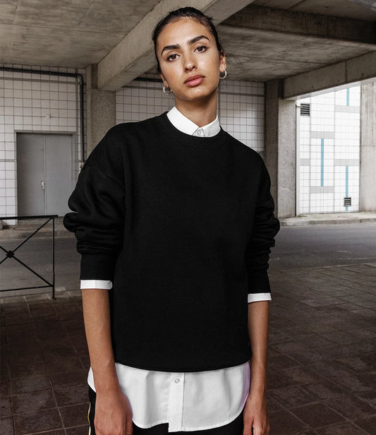 Native Spirit Unisex Oversized Sweatshirt - Black - Model