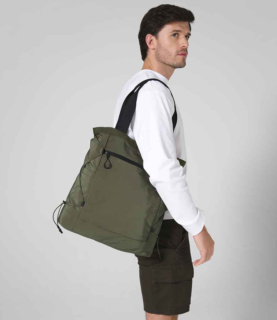 Quadra UrbanShift Tote Bag - model image
