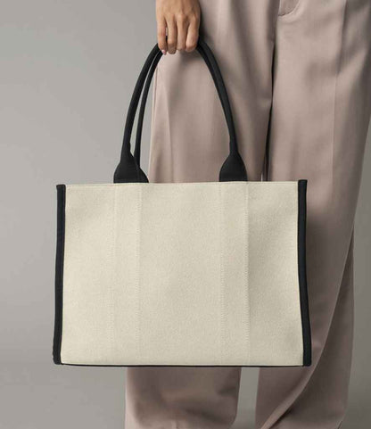 Quadra Puerto Large Tote Bag - model image