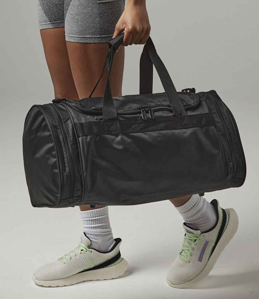 Quadra Sports Holdall - model image