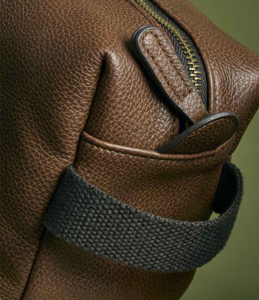 Quadra NuHide® Wash Bag