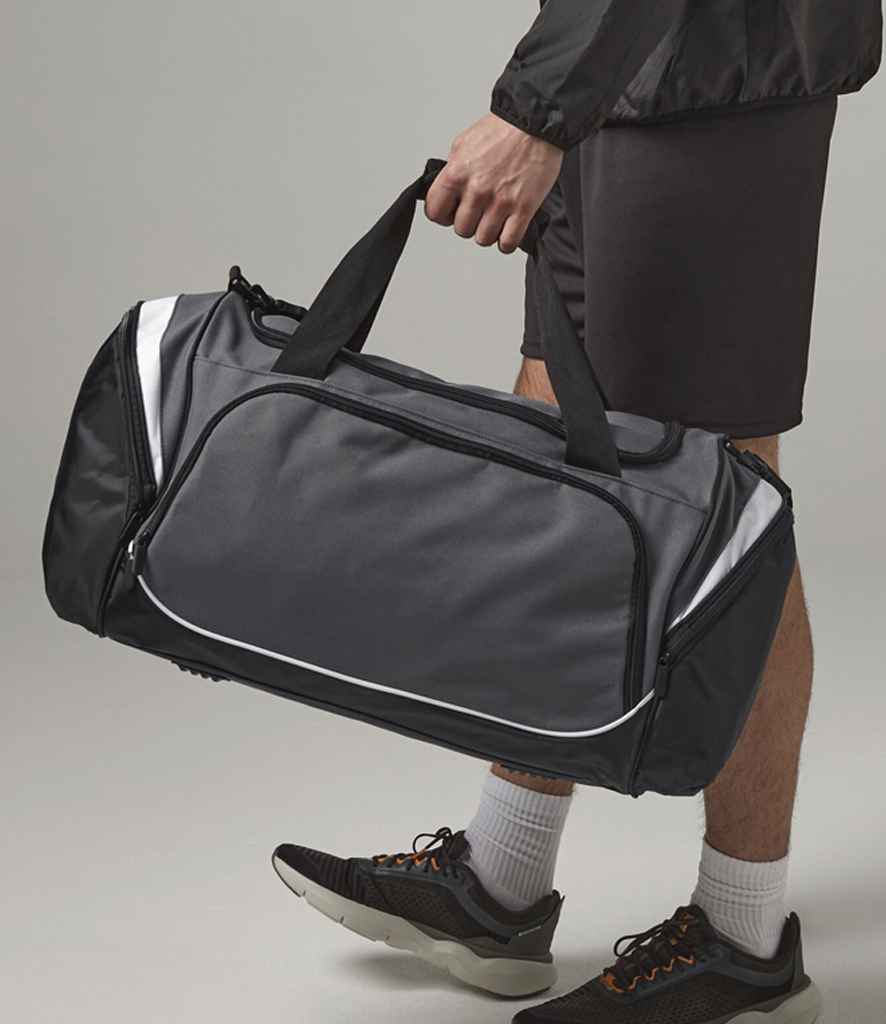Quadra Pro Team Holdall - model image