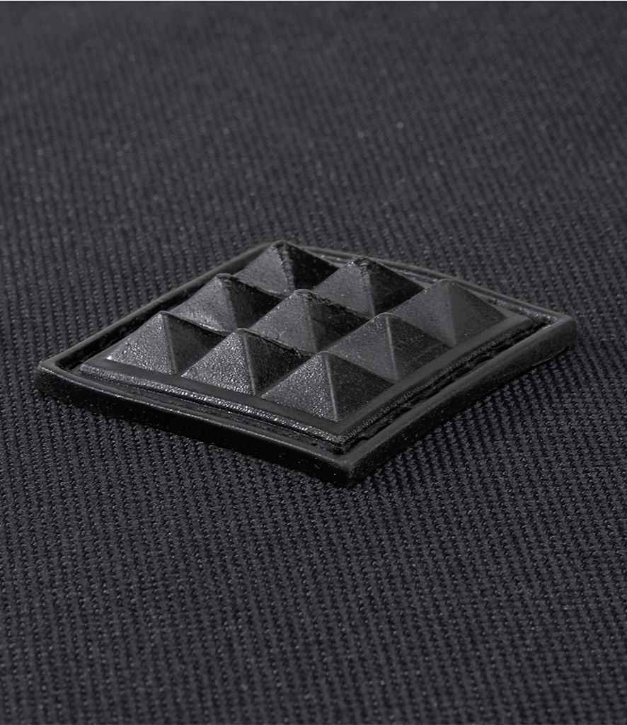 QS285 N_B_W DETAIL 3