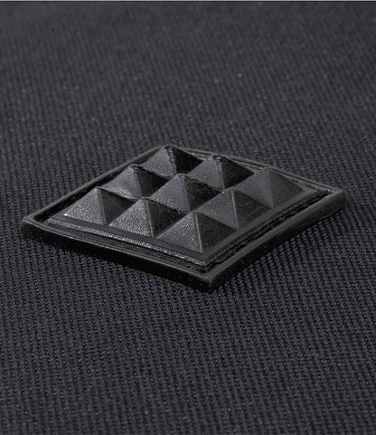 QS285 N_B_W DETAIL 3