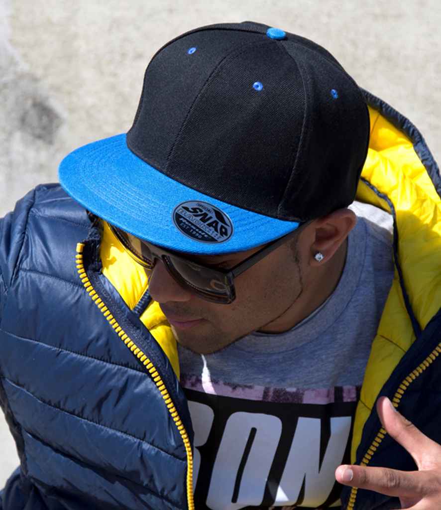 Result Contrast Bronx Snapback Cap - model image