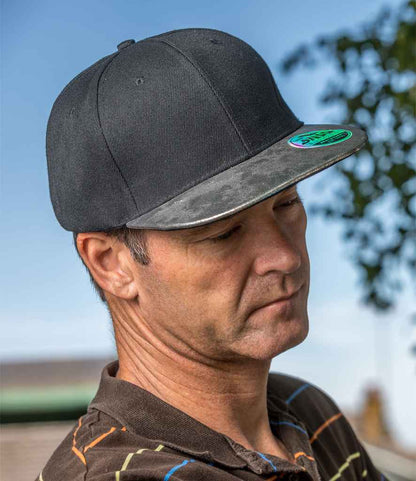 Result Bronx Glitter Snapback Cap - model image