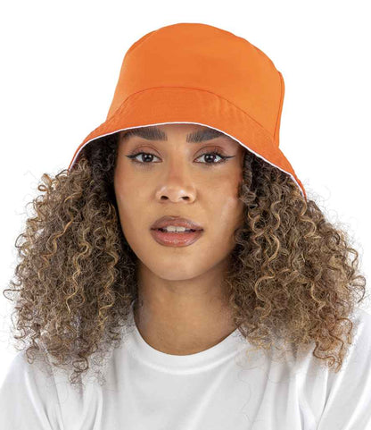 Result Recycled Core Reversible Bucket Hat - model image