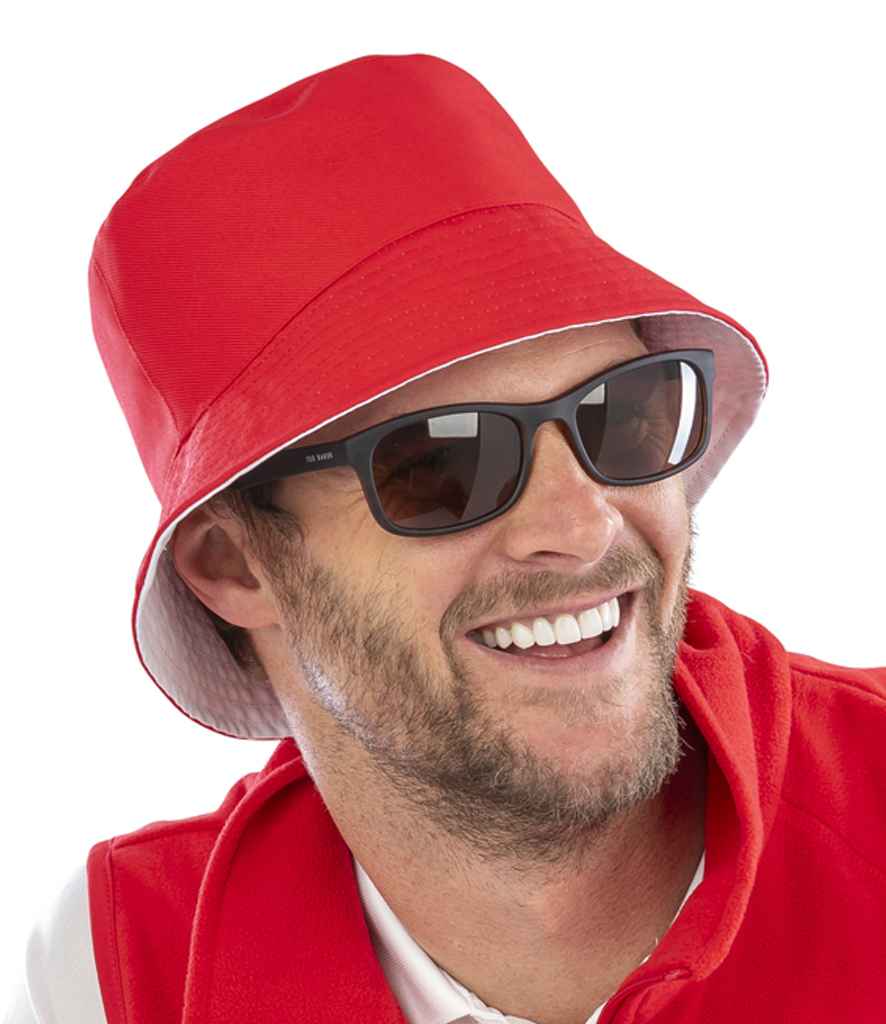 Result Recycled Core Reversible Bucket Hat - model image