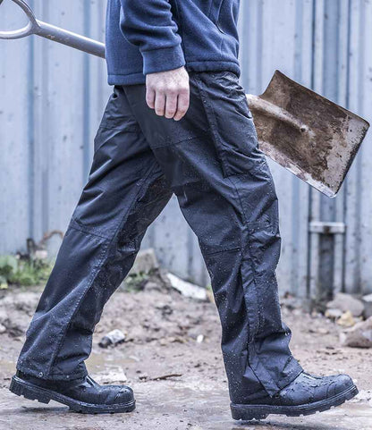 Regatta Wetherby Insulated Overtrousers - model image
