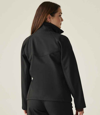 Regatta Professional Regatta Ladies Uproar Soft Shell Jacket Black/Black Lining
